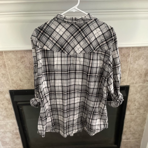 Torrid Lightweight Plaid Shirt - Picture 2 of 3